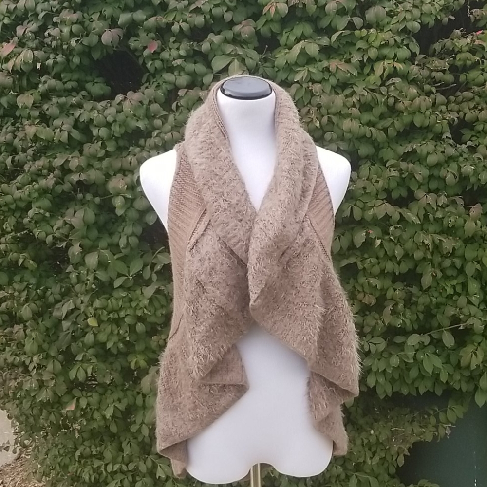 Miss Kelly Chorect back vest